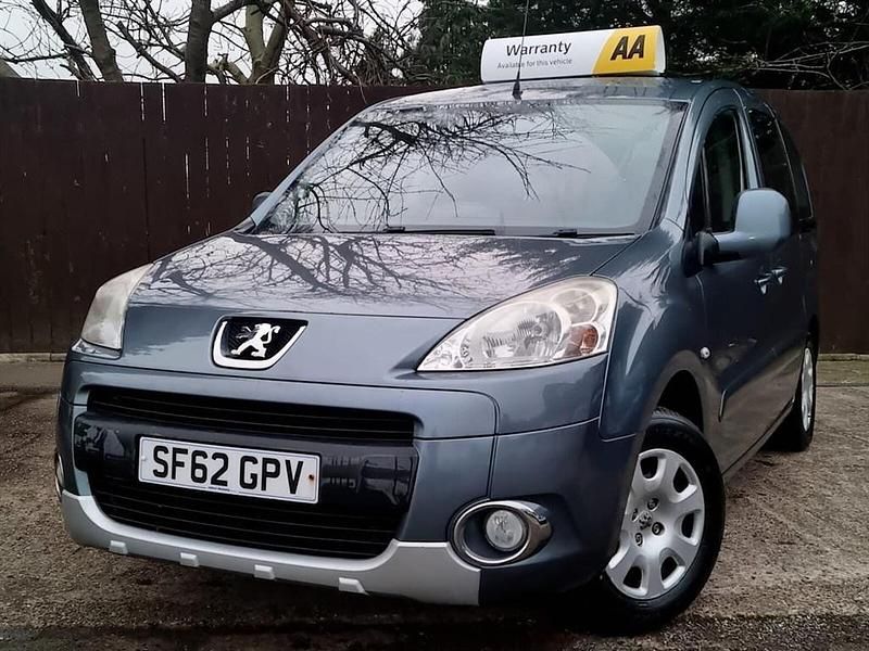 Used Peugeot Partner Tepee S 92 HP (67 kW) 2012 Grey MPV