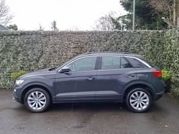 Usado VW T-Roc SE 115 HP (84 kW) 2019 Cinzento SUV