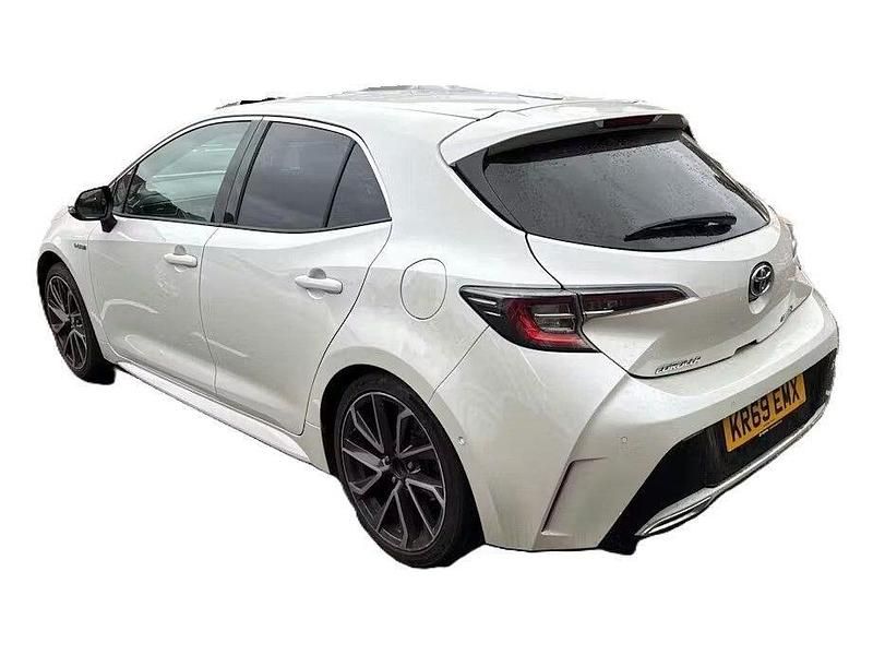 Used Toyota Corolla 184 HP (135 kW) 2019 White Hatchback