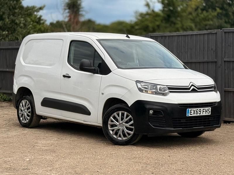 White Used 2019 Citroën Berlingo MPV | £4,495 (Fair price) - Image 1/4