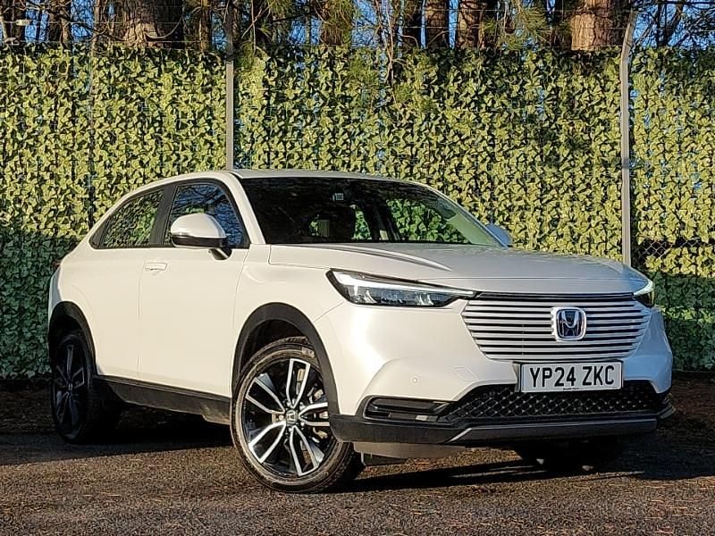 Used Honda HR-V Elegance 131 HP (96 kW) 2024 White SUV