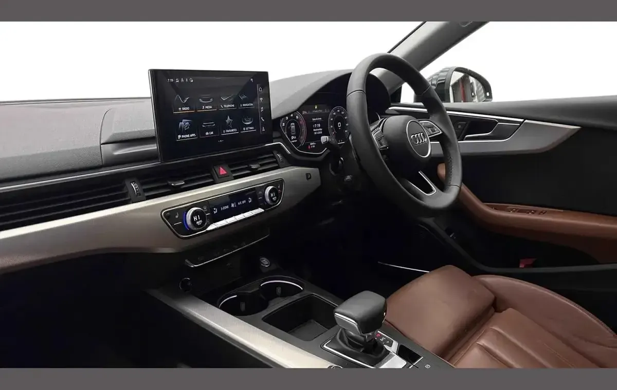 Usado Audi A5 Sport 147 CV (108 kW) 2024 Negro Utilitario