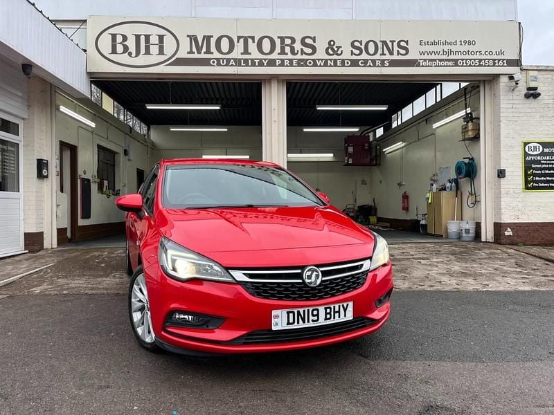 Used Vauxhall Astra Design Edition 2019 Red Hatchback
