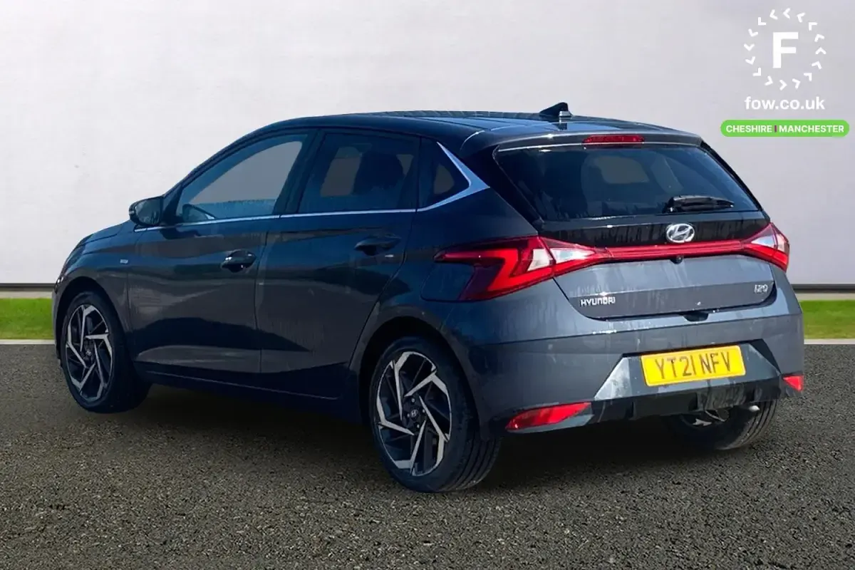 Begagnad Hyundai i20 Premium 100 HK (73 kW) 2021 Grå Halvkombi