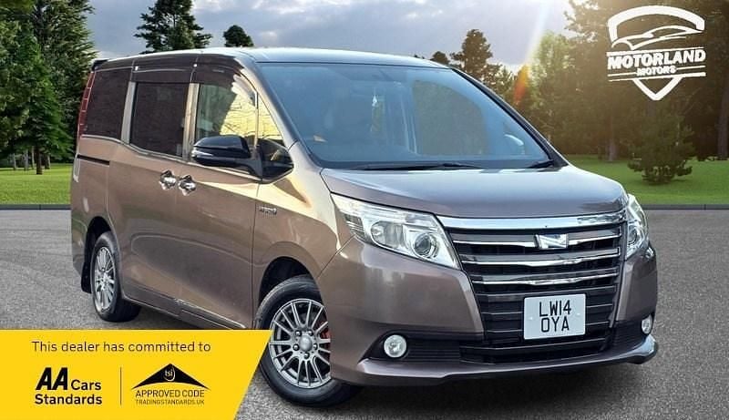 Used Toyota Noah 2014 Brown MPV
