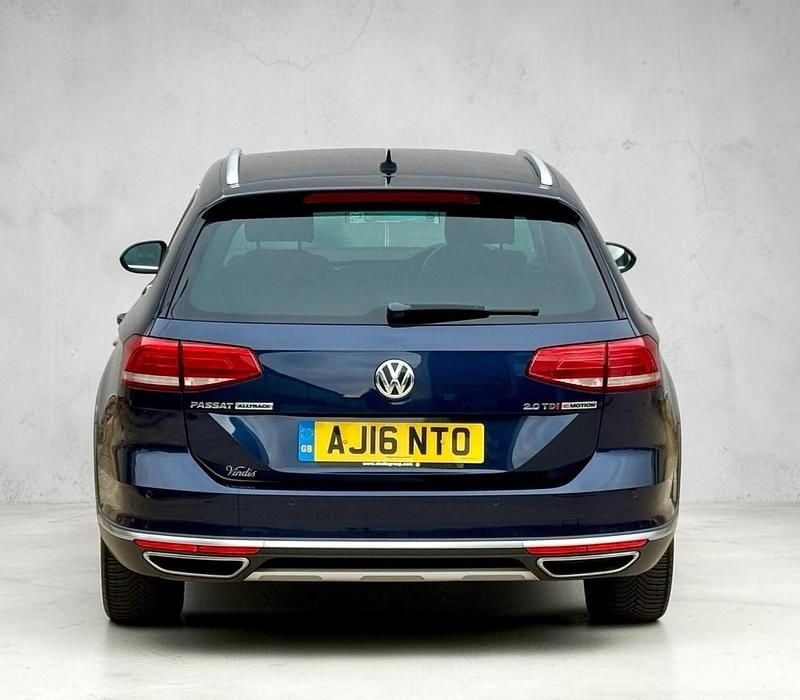 Used VW Passat Alltrack S 190 HP (139 kW) 2016 Blue Estate