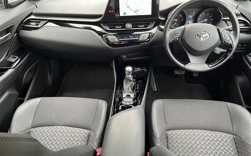 Used Toyota C-HR Design 122 HP (89 kW) 2022 White SUV