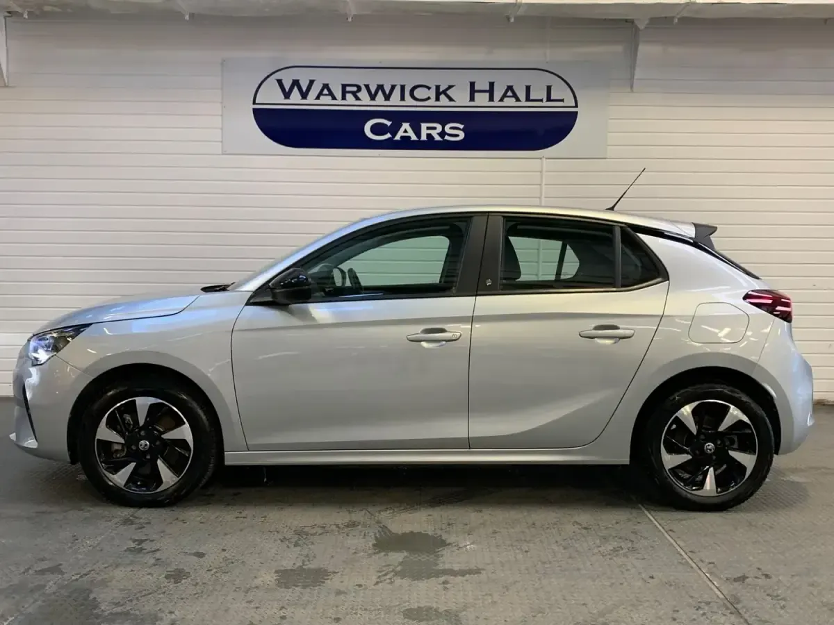 Usado Vauxhall Corsa-e 100 kW (136 HP) 2022 Cinzento Citadino