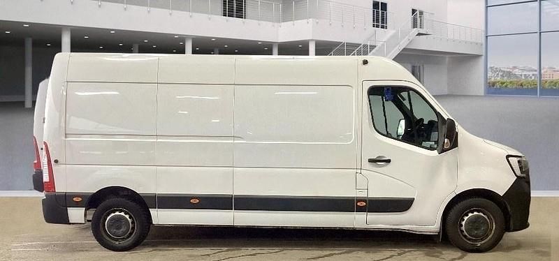 Used Renault Master 2023 White MPV