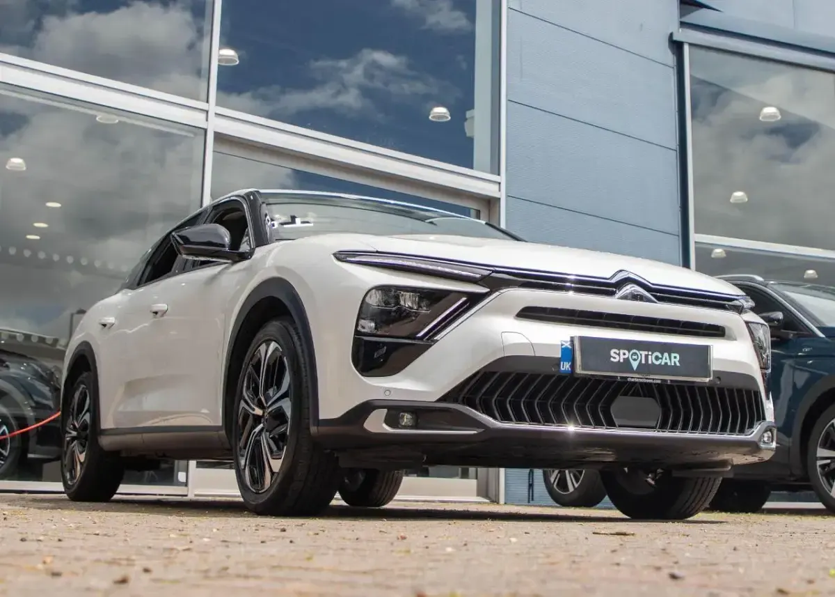 Used Citroën C5 X PureTech 127 HP (93 kW) 2024 White Estate