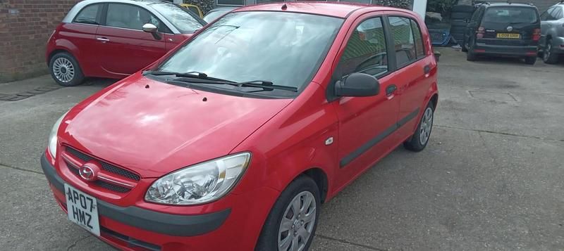 Used Hyundai Getz 62 HP (45 kW) 2007 Red Hatchback