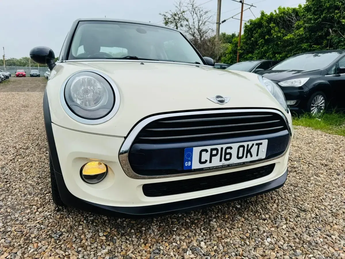 Usado Mini Cooper Hatch 2016 Blanco Utilitario
