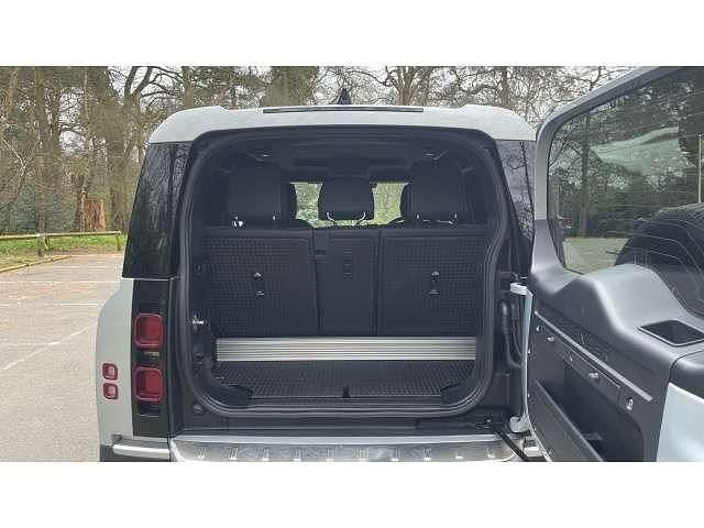 Usado Land Rover Defender SE 300 HP (220 kW) 2022 Prateado SUV