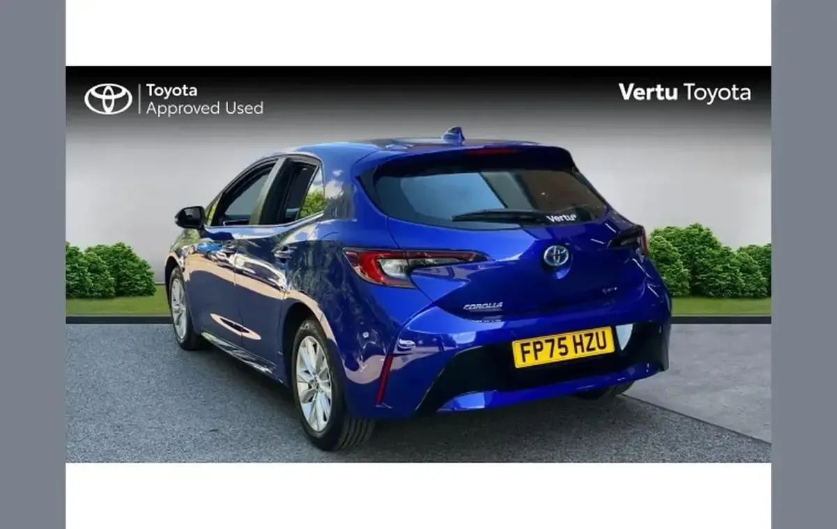 Used Toyota Corolla 196 HP (144 kW) 2025 Blue Hatchback
