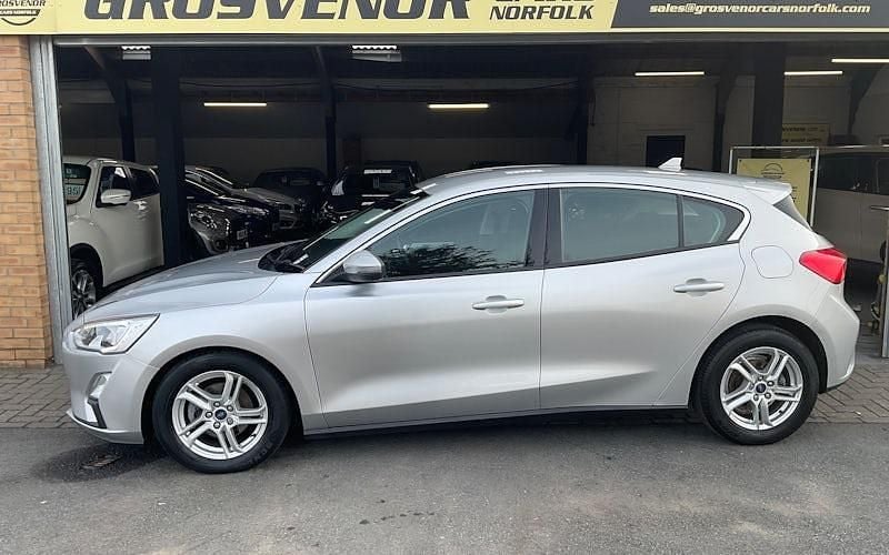 Used Ford Focus Zetec 120 HP (88 kW) 2020 Hatchback