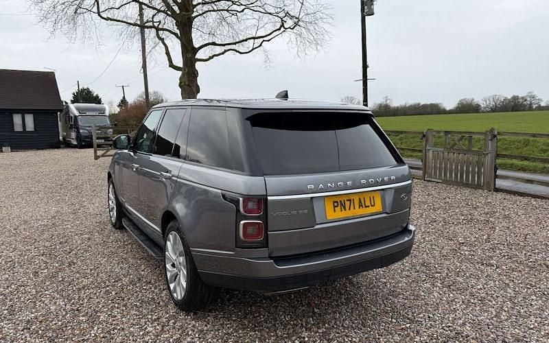 Usado Land Rover Range Rover Vogue SE 300 HP (220 kW) 2021 Cinzento SUV