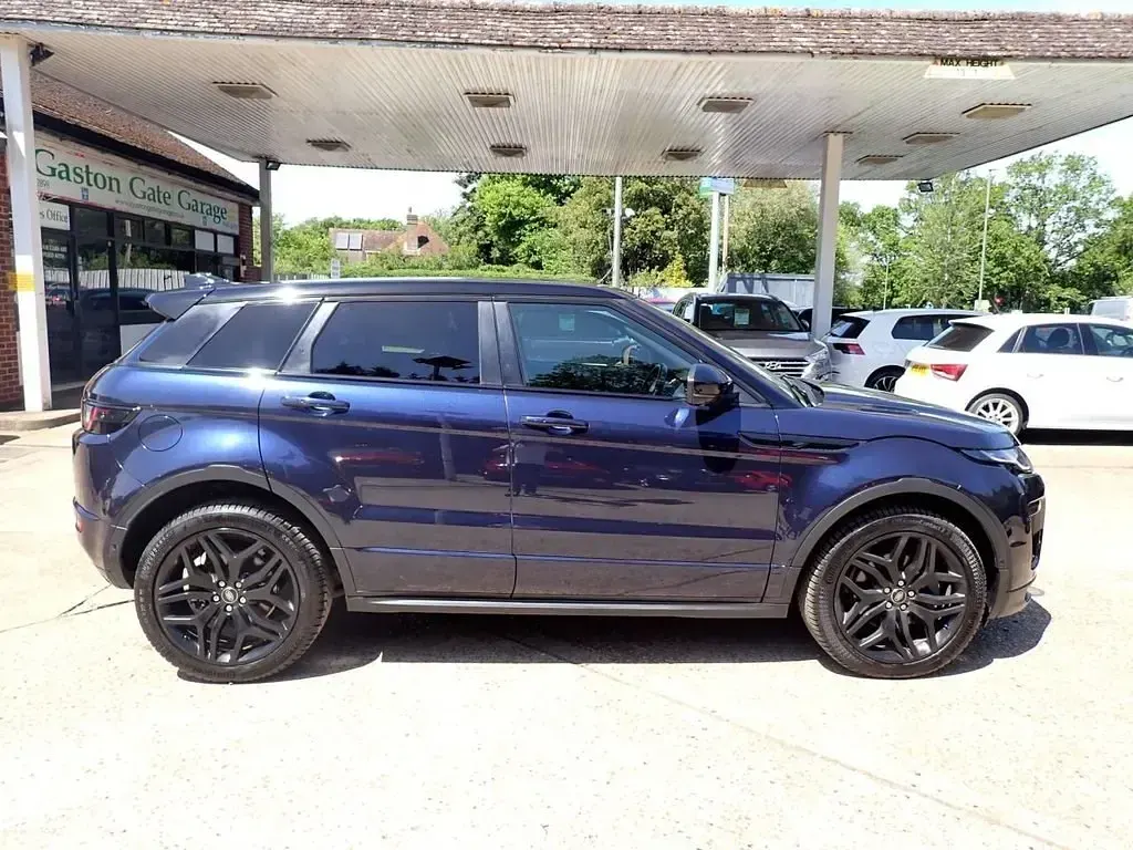Używany Land Rover Range Rover evoque HSE Dynamic 240 KM (176 kW) 2018 Niebieski SUV
