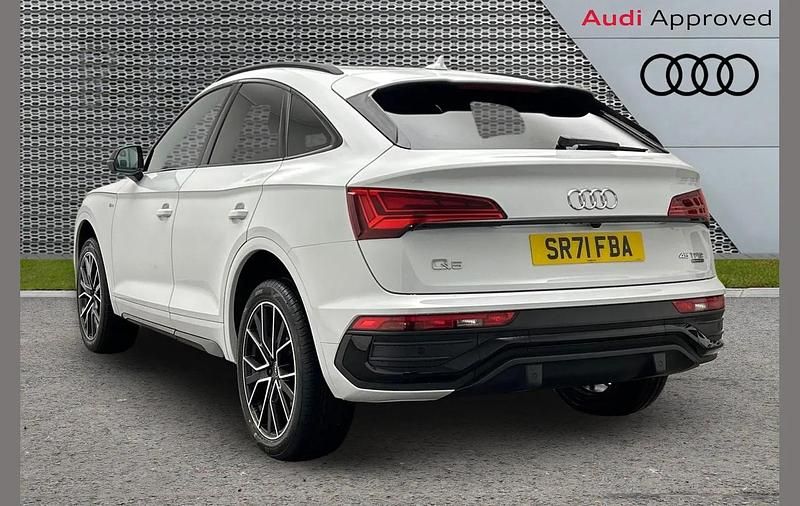 Used Audi Q5 Sportback Comfort 261 HP (191 kW) 2021 White SUV
