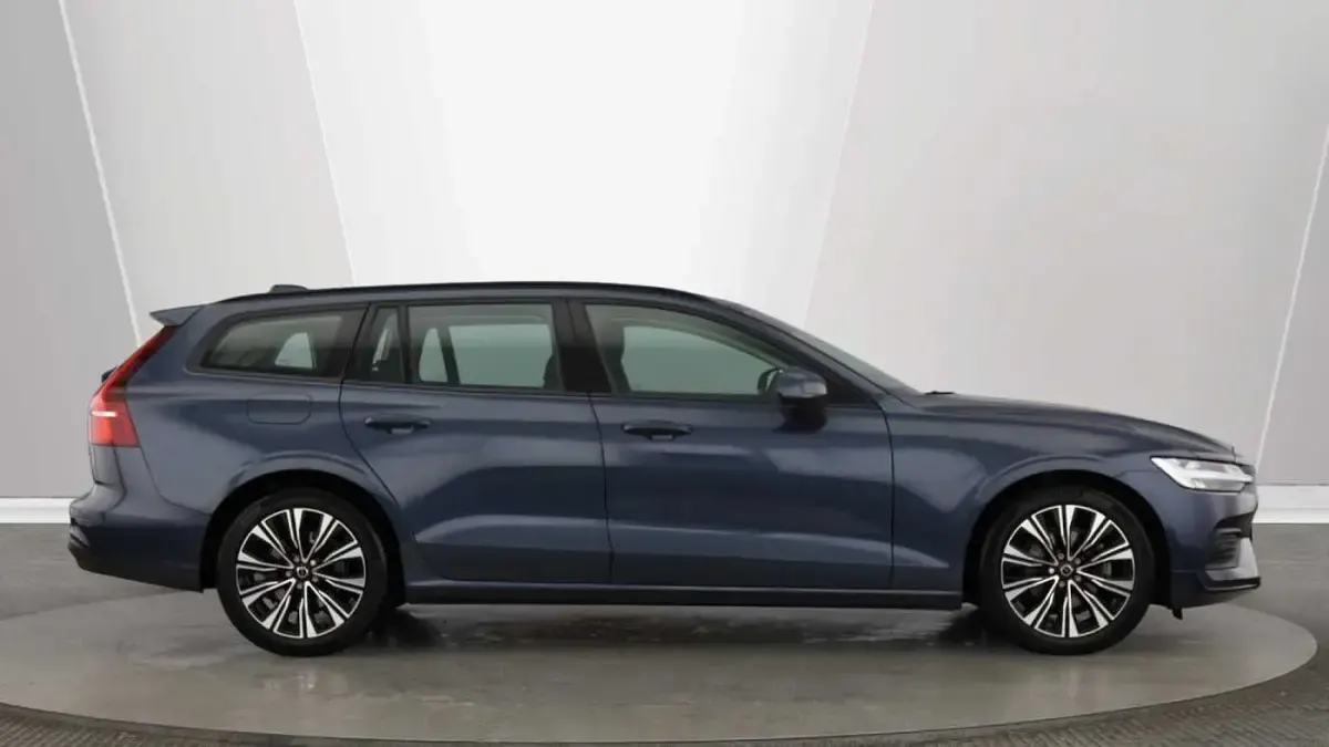 Used Volvo V60 Core 161 HP (118 kW) 2023 Estate