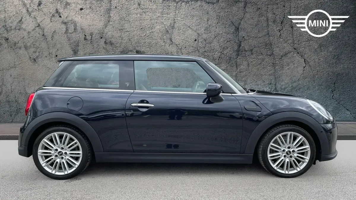Used Mini Cooper Exclusive 134 HP (98 kW) 2023 Black Hatchback