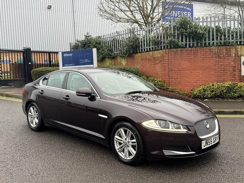 Begagnad Jaguar XF Luxury 2012 Röd Sedan