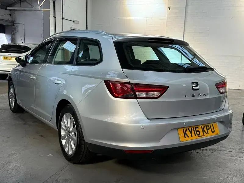 Used Seat Leon SE 110 HP (80 kW) 2016 Silver Estate