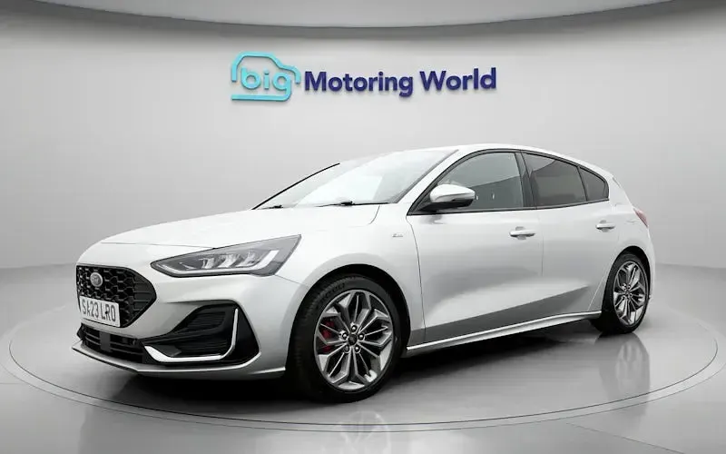 Used Ford Focus ST-Line 125 HP (91 kW) 2022 Silver Hatchback