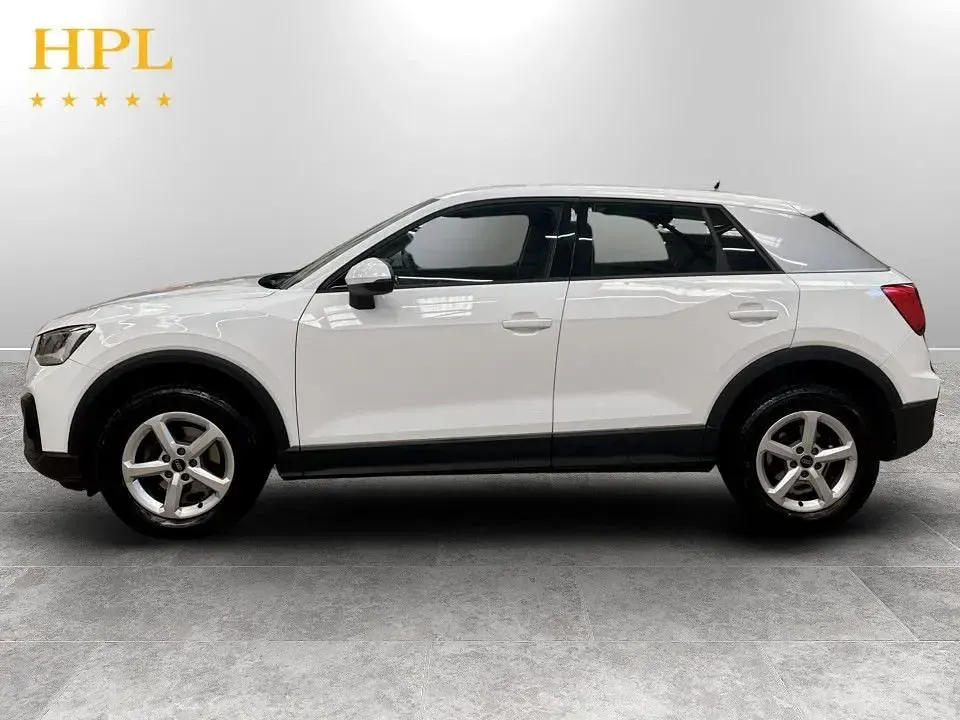 Begagnad Audi Q2 Business 150 HK (110 kW) 2023 Vit SUV