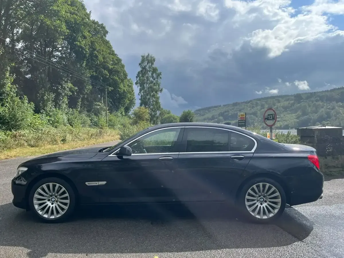 Used BMW 730 Luxury Line 241 HP (177 kW) 2012 Black Sedan