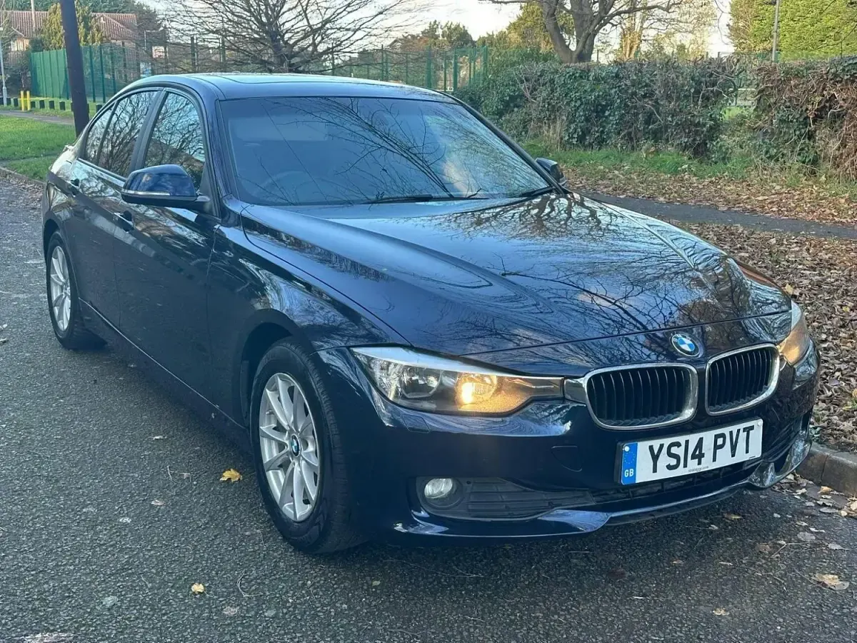 Begagnad BMW 320 Efficient Dynamics 161 HK (118 kW) 2014 Blå Sedan