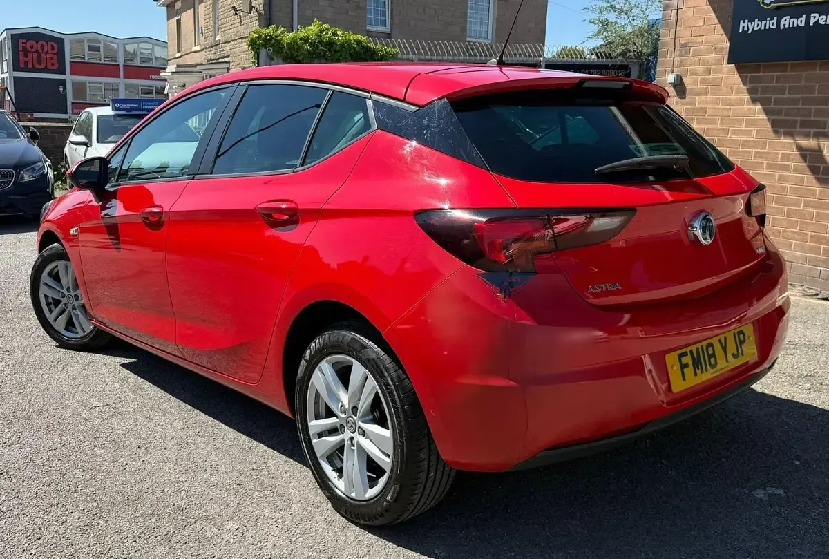 Used Vauxhall Astra Design Edition 2018 Red Hatchback