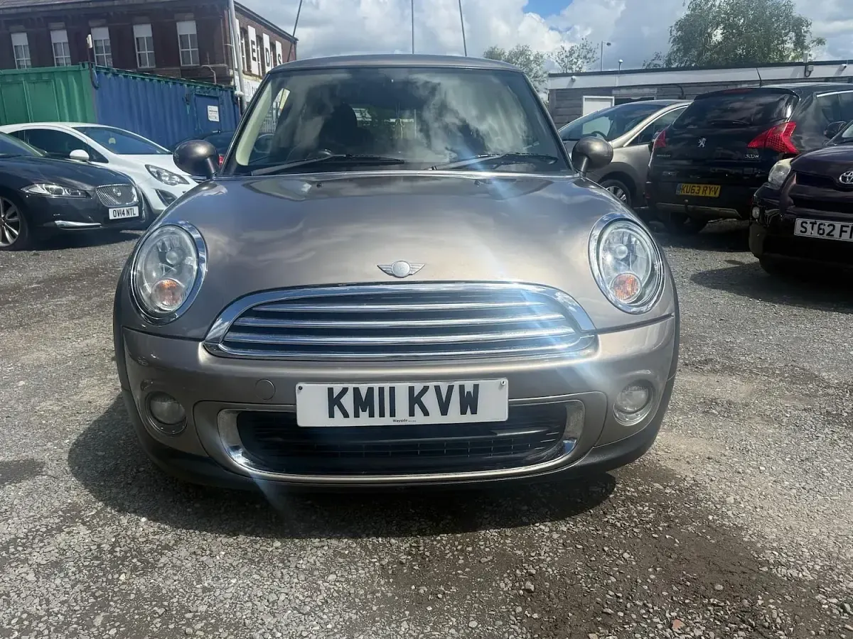 Used Mini ONE Hatch 98 HP (72 kW) 2011 Silver Hatchback