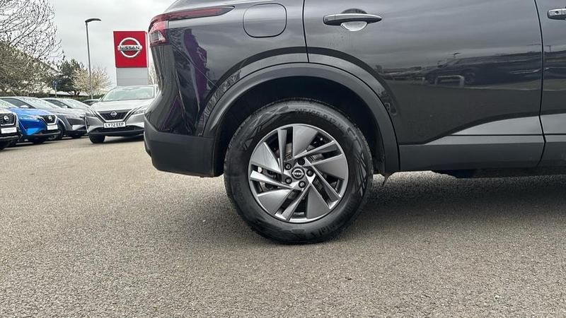 Used Nissan Qashqai Acenta Premium 140 HP (102 kW) 2022 Black SUV