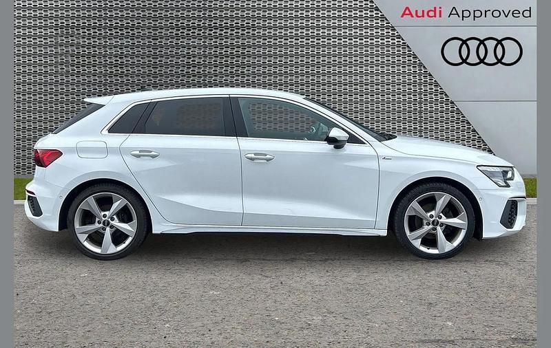 Used Audi A3 S-Line 147 HP (108 kW) 2022 White Sedan