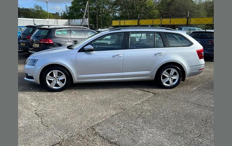 Used Skoda Octavia SE 147 HP (108 kW) 2018 Silver Estate