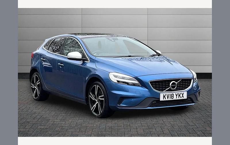 Used Volvo V40 R-Design Pro 150 HP (110 kW) 2018 Blue Hatchback