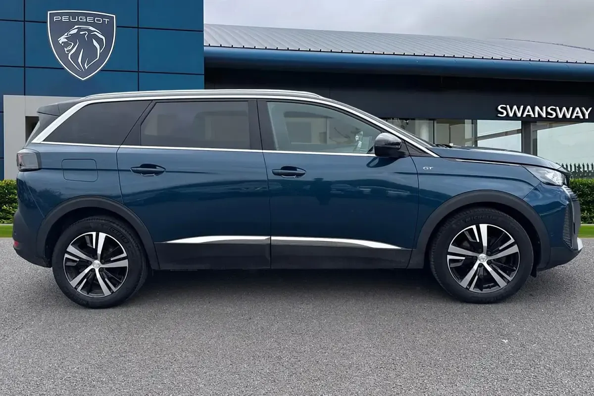 Used Peugeot 5008 GT 130 HP (95 kW) 2023 Blue SUV