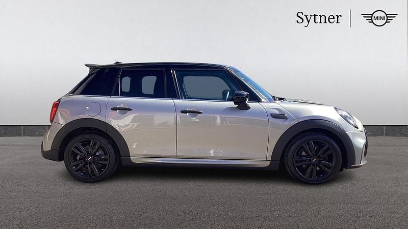 Used Mini Cooper Hatch 134 HP (98 kW) 2023 Silver Hatchback