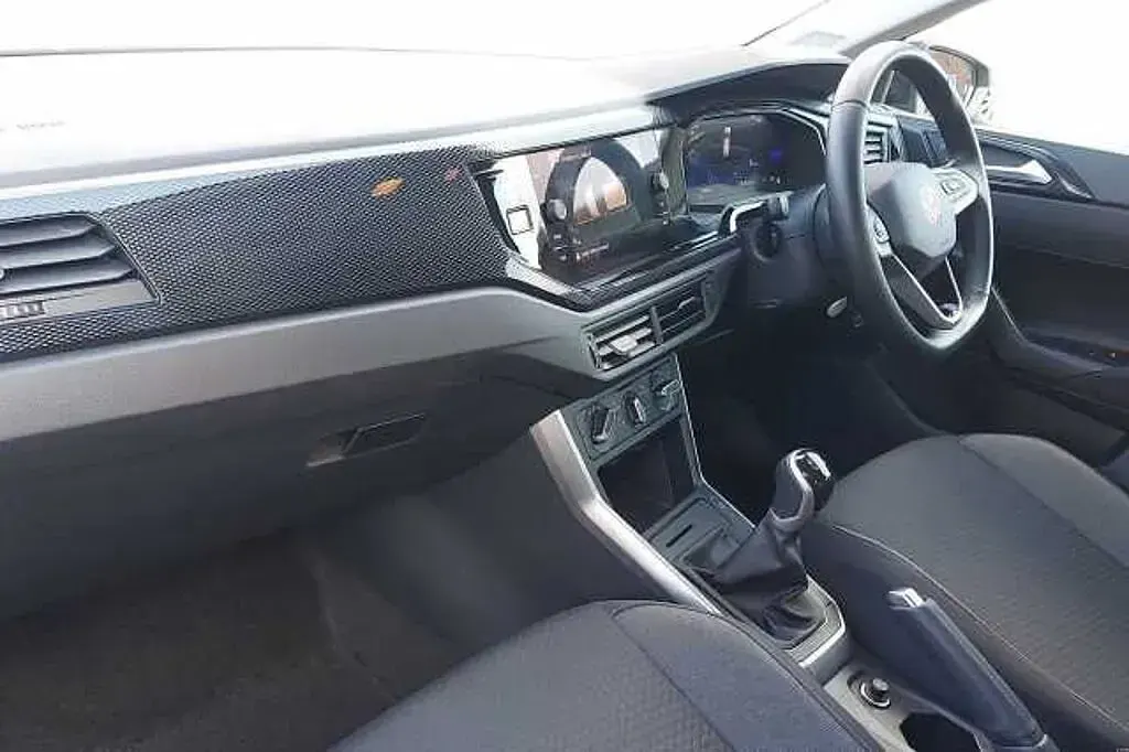 Begagnad VW Polo 95 HK (69 kW) 2024 Halvkombi