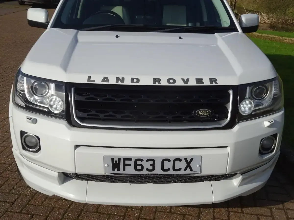 Used Land Rover Freelander 2 Dynamic 2013 White SUV
