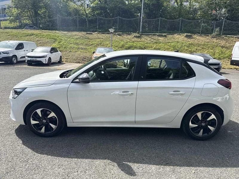 Used Vauxhall Corsa-e 98 kW (134 HP) 2021 White Hatchback