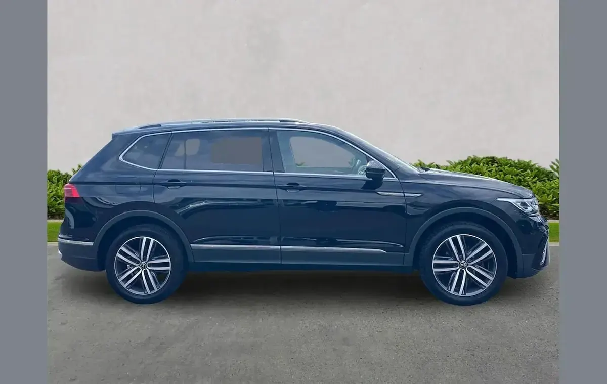 Used VW Tiguan Allspace R-line 150 HP (110 kW) 2023 Black SUV