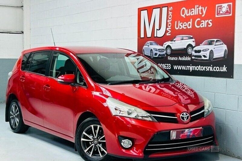 Red Used 2015 Toyota Verso MPV | £6,450 (Fair price) - Image 1/1
