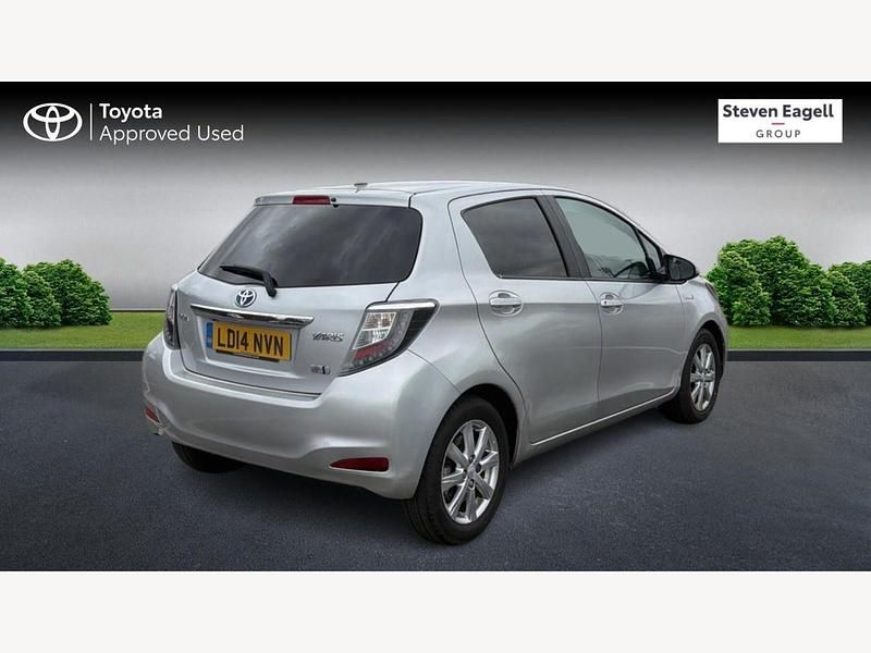 Used Toyota Yaris Hybrid Plus 2014 Silver Hatchback