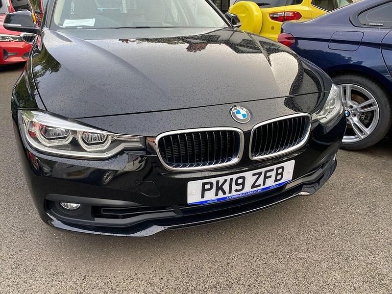 Used BMW 318 Comfort Edition 136 HP (100 kW) 2019 Black Estate