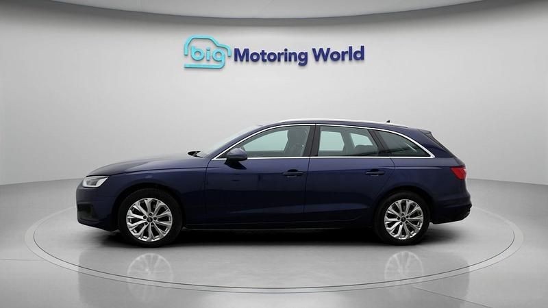 Used Audi A4 148 HP (108 kW) 2021 Blue Estate