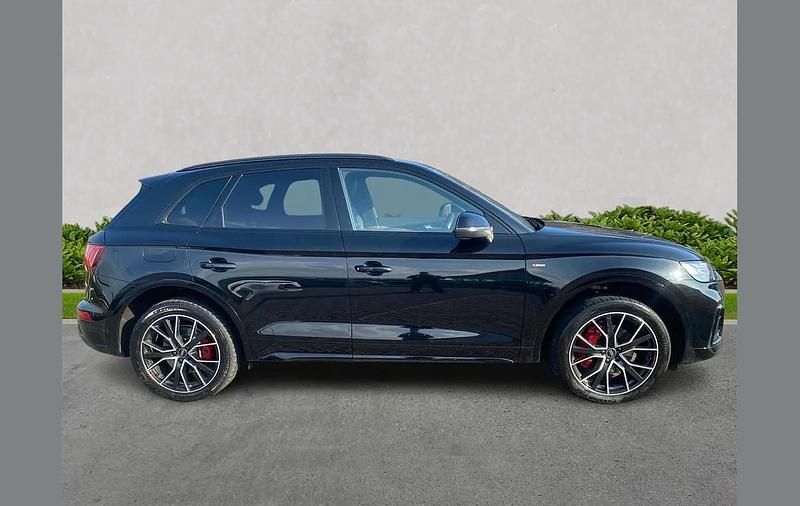 Used Audi Q5 Comfort 200 HP (147 kW) 2022 Black SUV