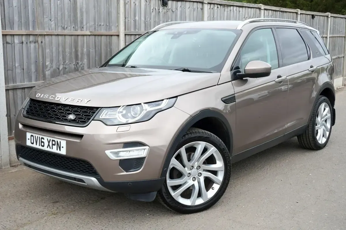 Used Land Rover Discovery Sport HSE Luxury 180 HP (132 kW) 2016 Brown SUV