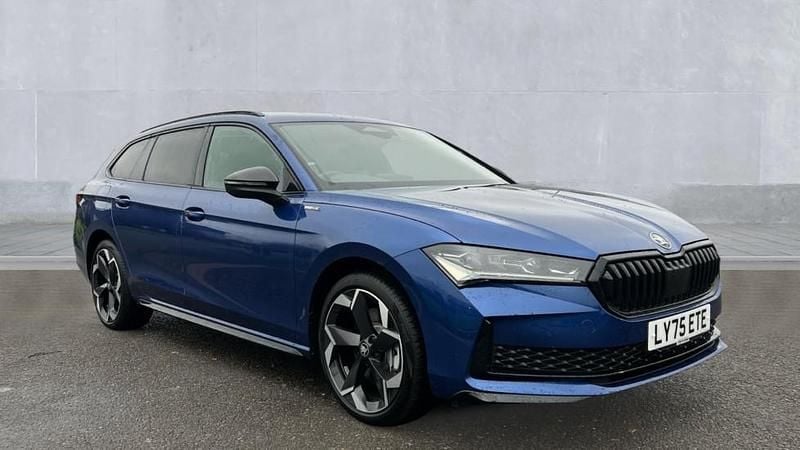 Used Skoda Superb SportLine 204 HP (150 kW) 2025 Cobalt blue metallic Estate