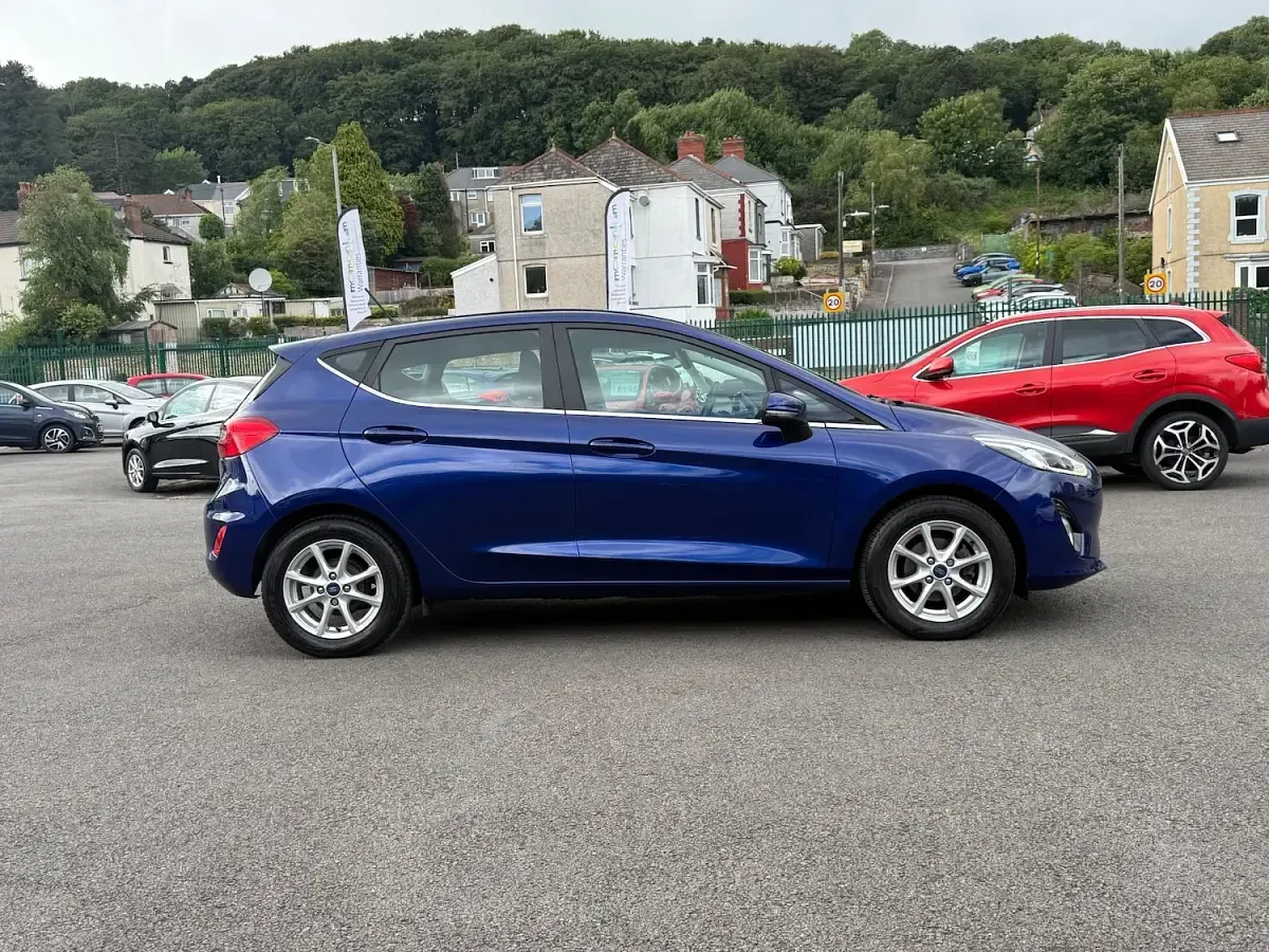Used Ford Fiesta Zetec 2017 Blue Hatchback